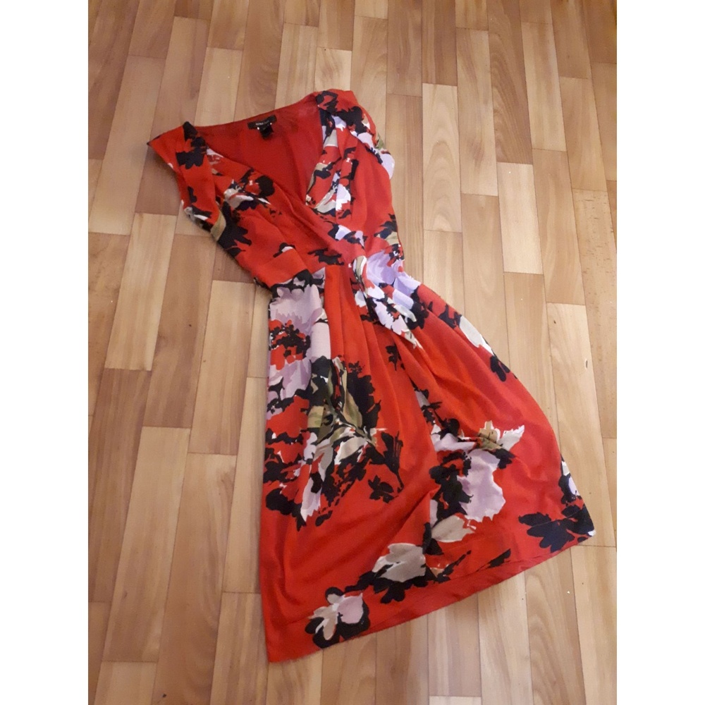 Dress Women's Red EUC Floral Print